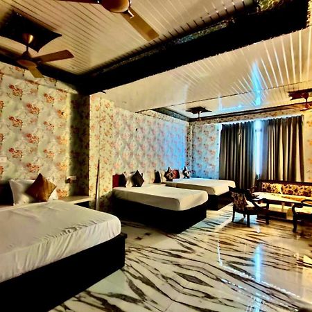 Hotel Vinayak Plaza Varanasi Exterior photo