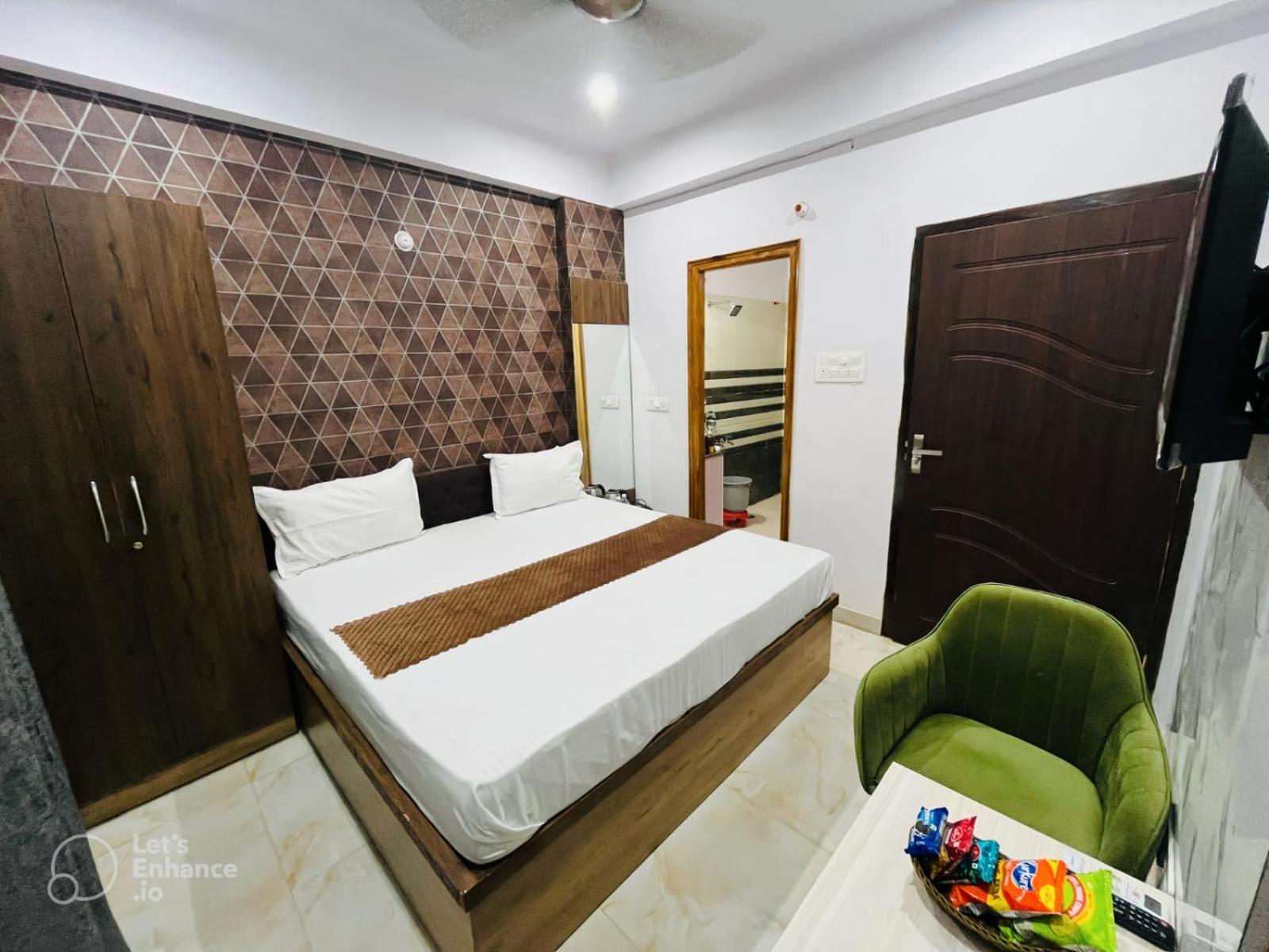 Hotel Vinayak Plaza Varanasi Exterior photo