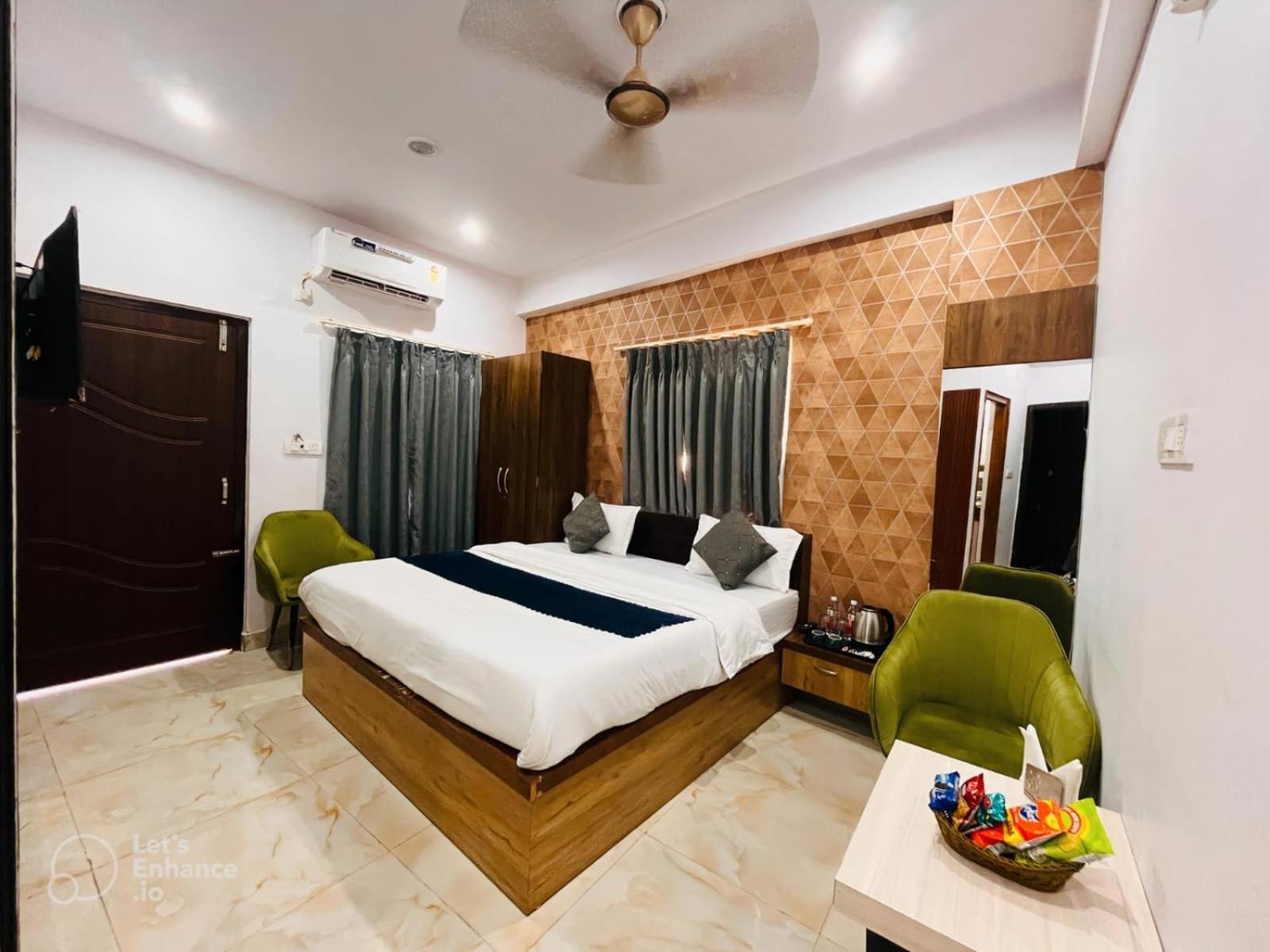 Hotel Vinayak Plaza Varanasi Exterior photo